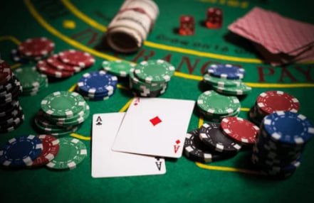 Meja blackjack live dengan dealer profesional di rose toto
